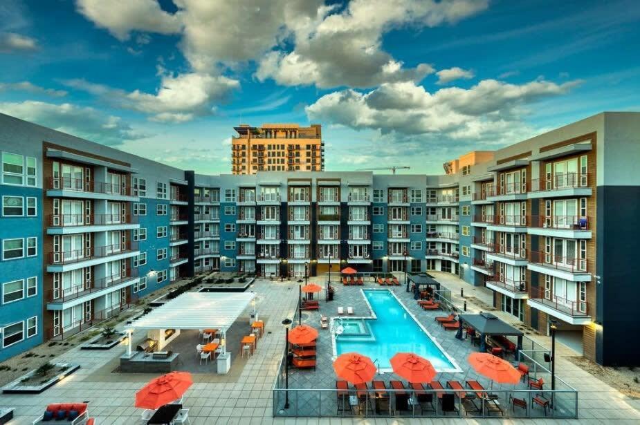 Cozysuites Phx Roro Gym, Pool, Pets, Parking! #4 Apartment Phoenix